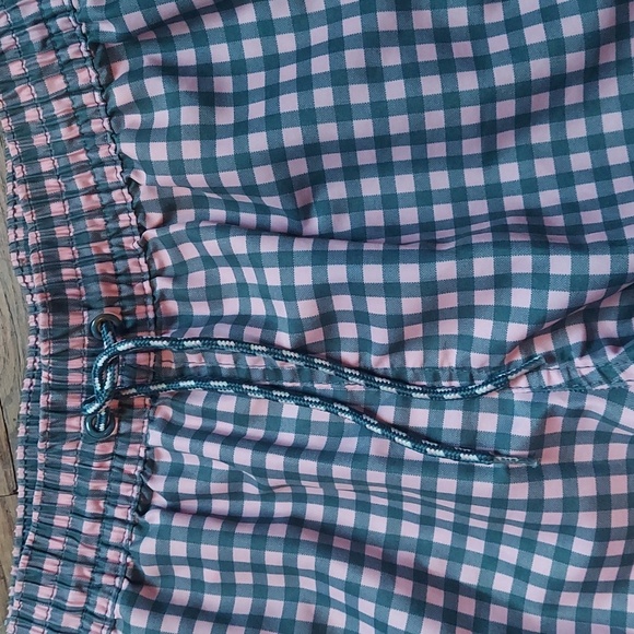 9 for $10 M&M Swimtrunks - Picture 3 of 10